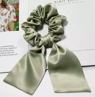 Colored Washable Silk Scrunchie , 19 Momme Stretchy Hair Ties For Girls