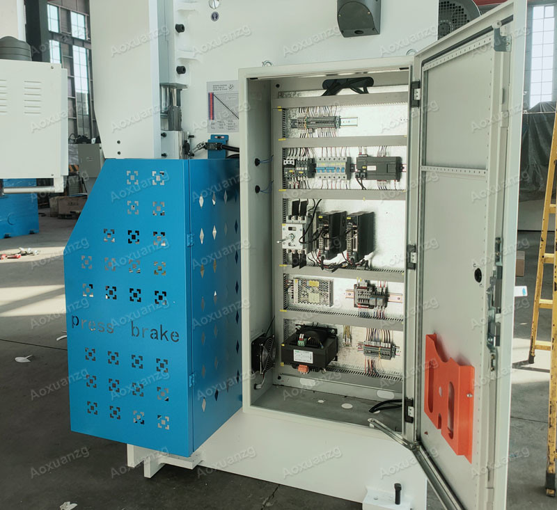 1mm Stainless Steel Plate CNC Hydraulic Press Brakes 2500mm Servo Cnc Bending Machine