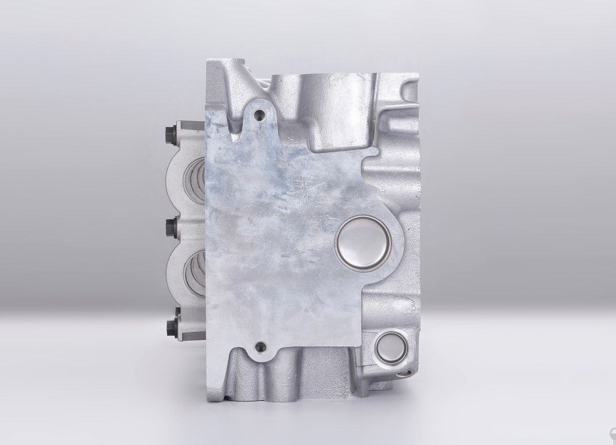 TOYOTA 2KD-FTV Diesel Engine Cylinder Head OEM 11101-30040 Engine Accessories