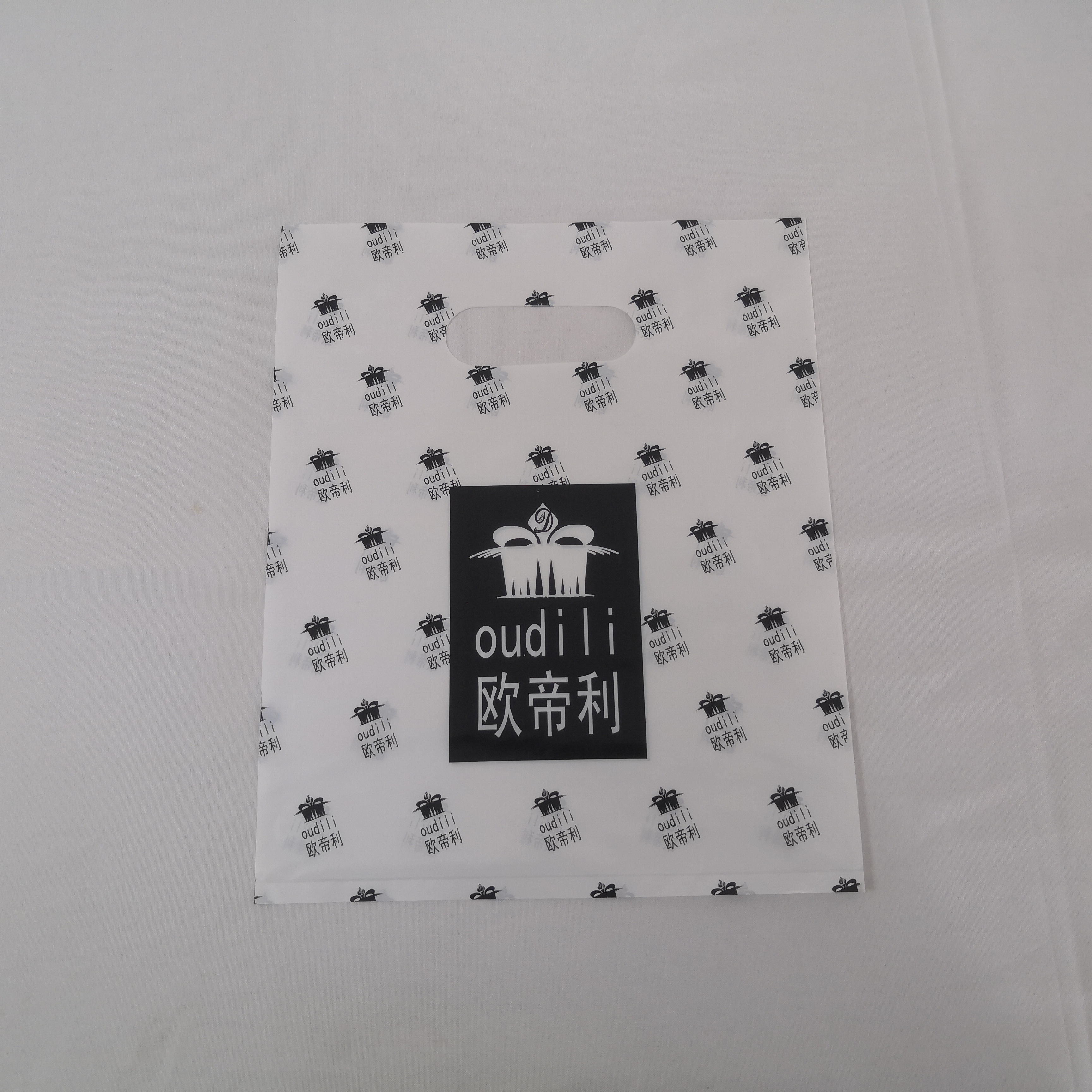 Custom Mylar Die Cut Handle Poly Bags Recyclable Plastic Gift Bag Shopping Bag