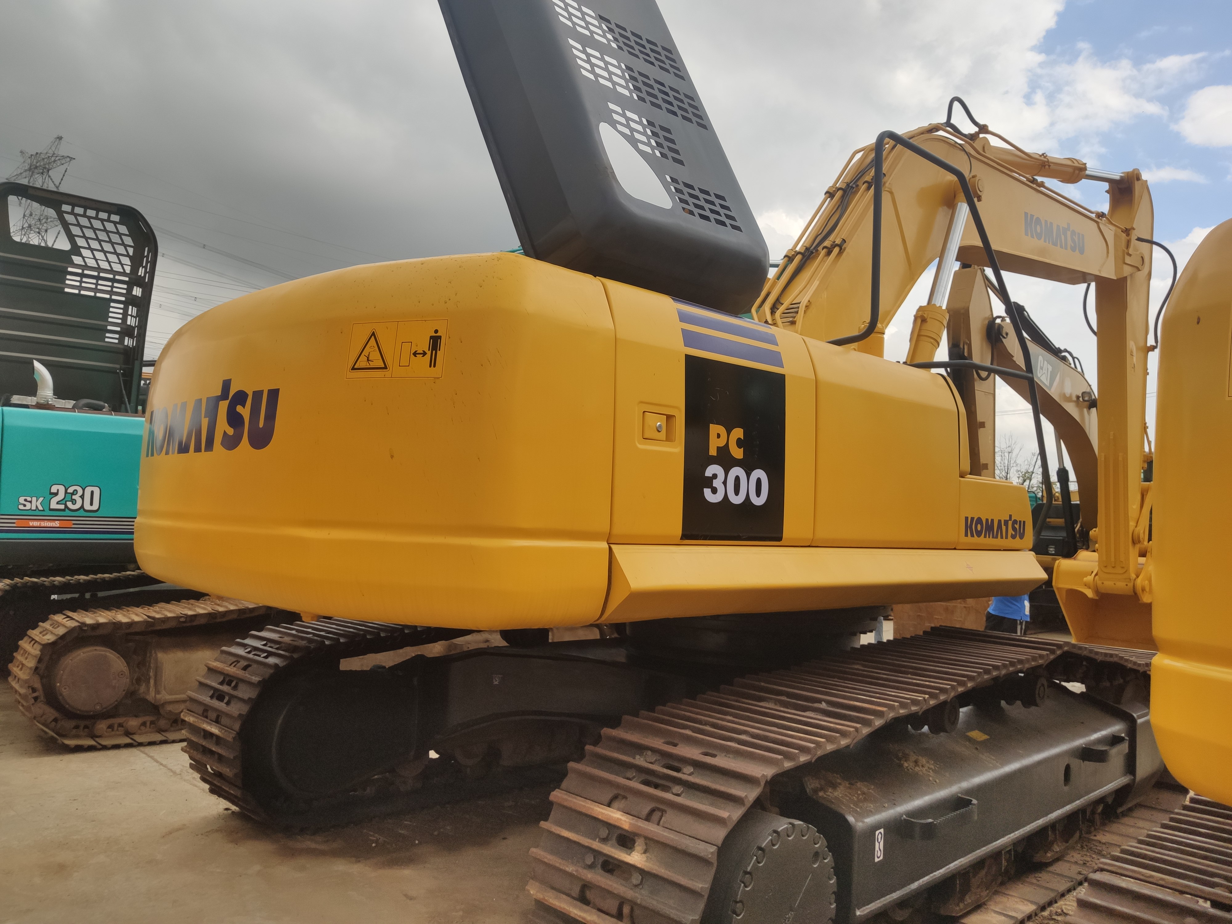 Other Hydraulic Valve Good Standard Excavators RC Excavator Komatsu Hyundai Excavator