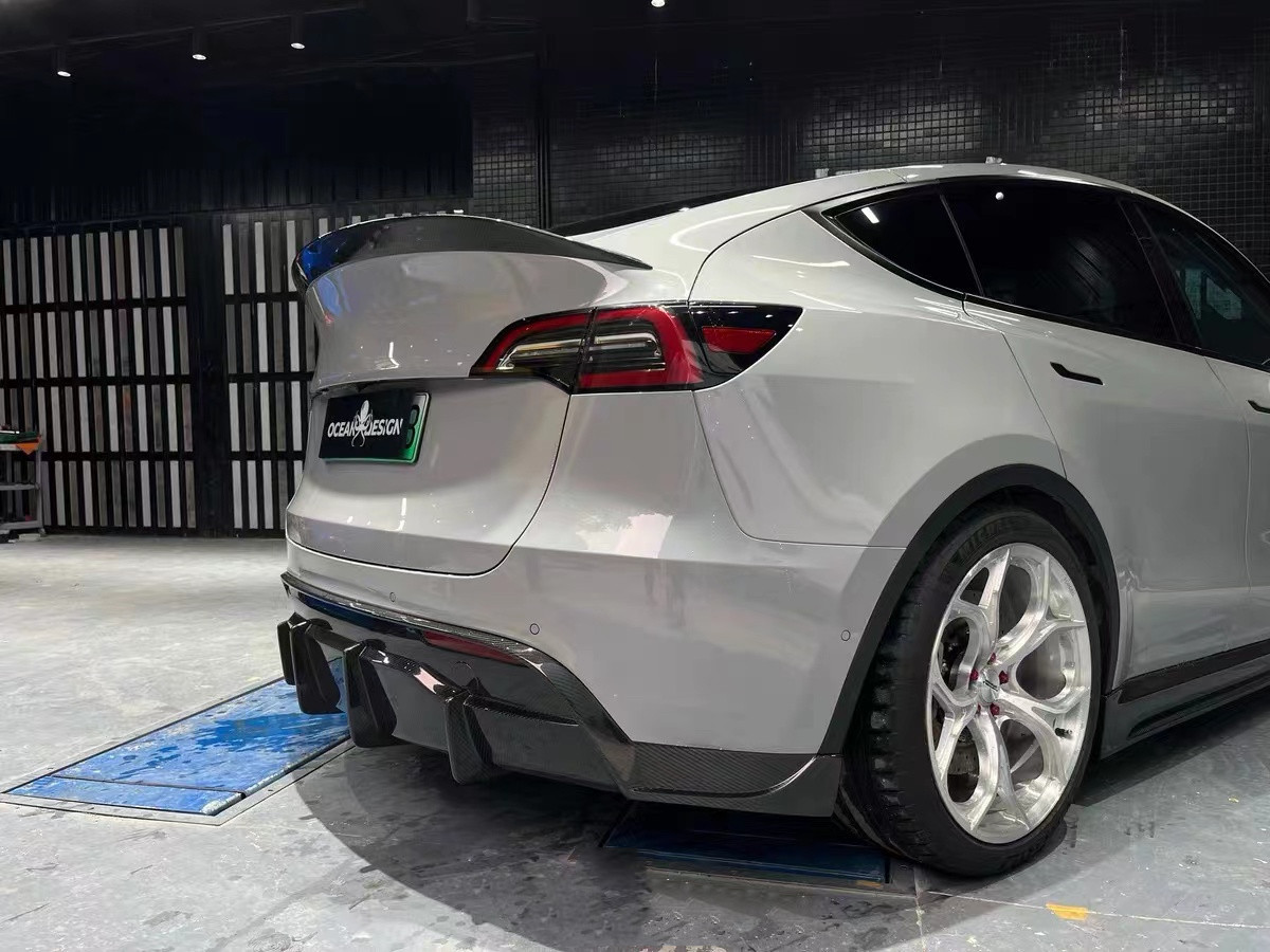 Bright White Model Y Widebody Customized Rear Diffuser Bumper Dry Carbon Fiber