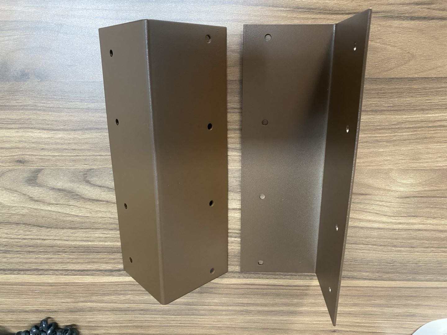 Timber Railway Sleeper Driveway Path Straight Edge Bracket Durable Metal Construction