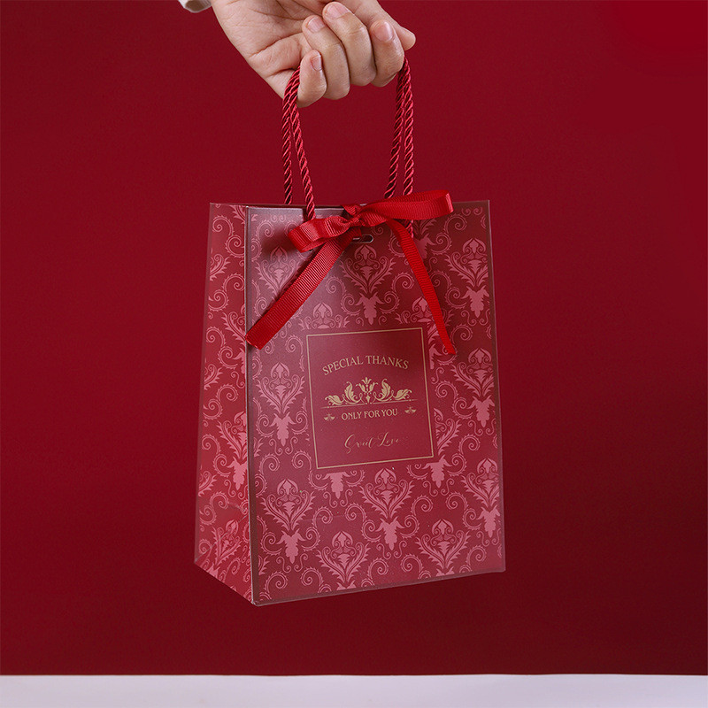 Cattle Paperboard Custom Kraft Paper Handbag Cosmetics Packaging Gift Bags With Cowhide Rope