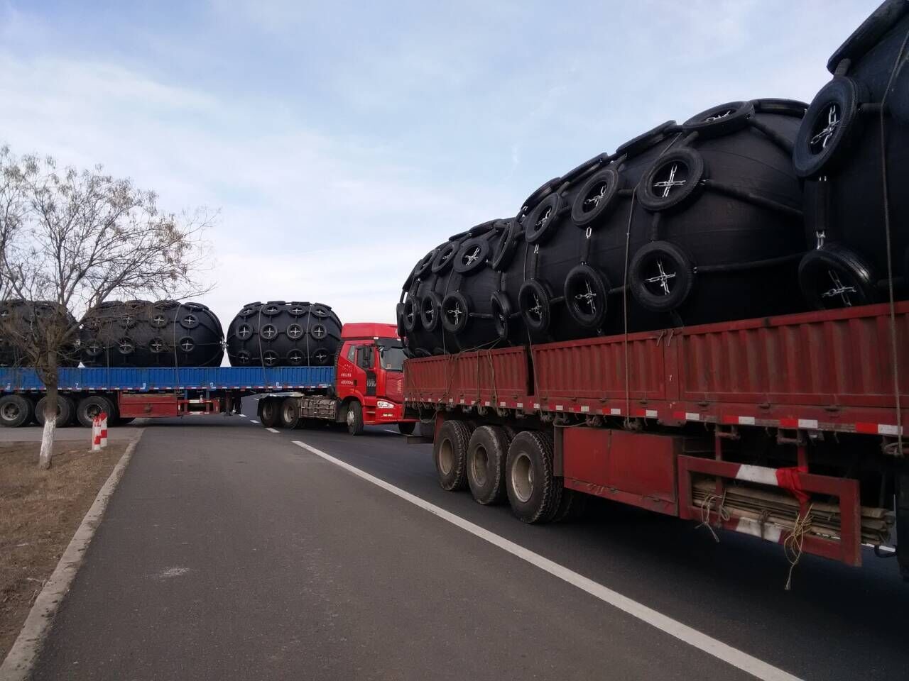 50Kpa 80Kpa Hydropneumatic Submarine Rubber Fender Dock Sling Type
