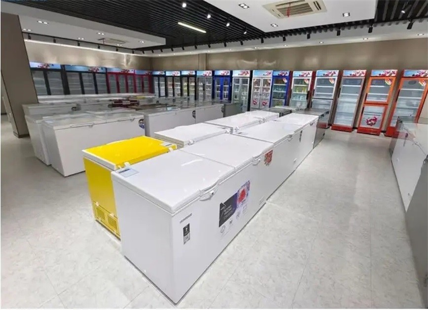 Commercial Fan Cooling Glass Door Beverage Display Upright Cooler Drinks Fridge