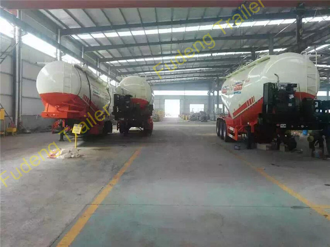 Powder material dry silo bulk cement tank trailer 45CBM bulker tanker semi trailer