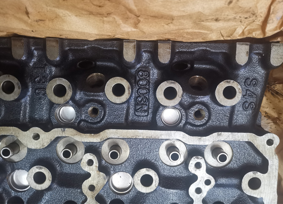 Forklift Accessories Cylinder Head For S4S 32A01-21020 32A02-11020 32A01-01020 32A01-01021