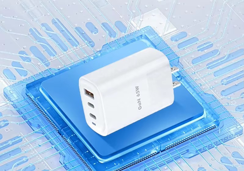 65W GaN Fast Charger With Inverter USB Type C Multiport Phone Power Adapter
