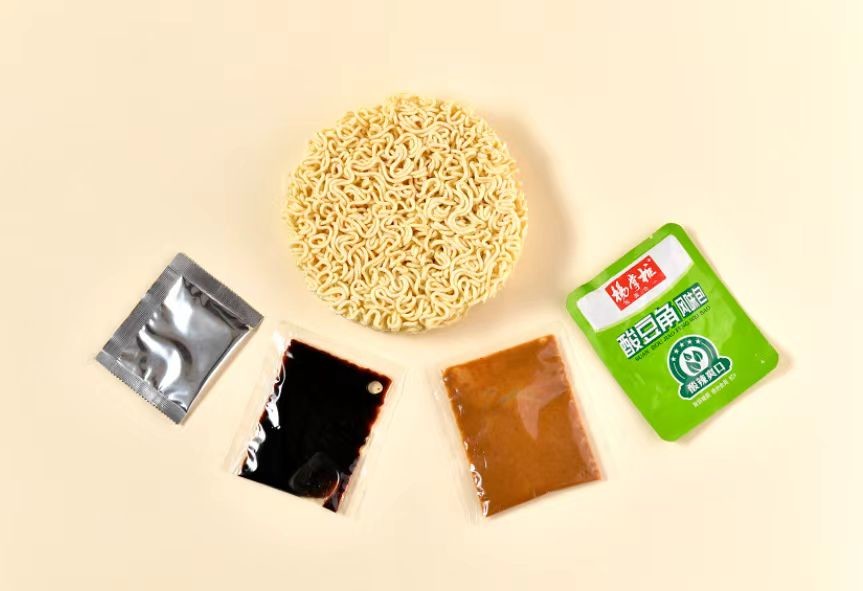 Savory And Spicy Sesame Instant Noodles 158g For Quick And Flavorful Meals