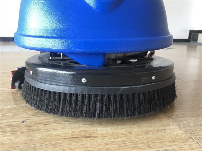 Walk Behind Floor Sweeper High Yield Floor Cleaning Equipment For Supermarket HT350