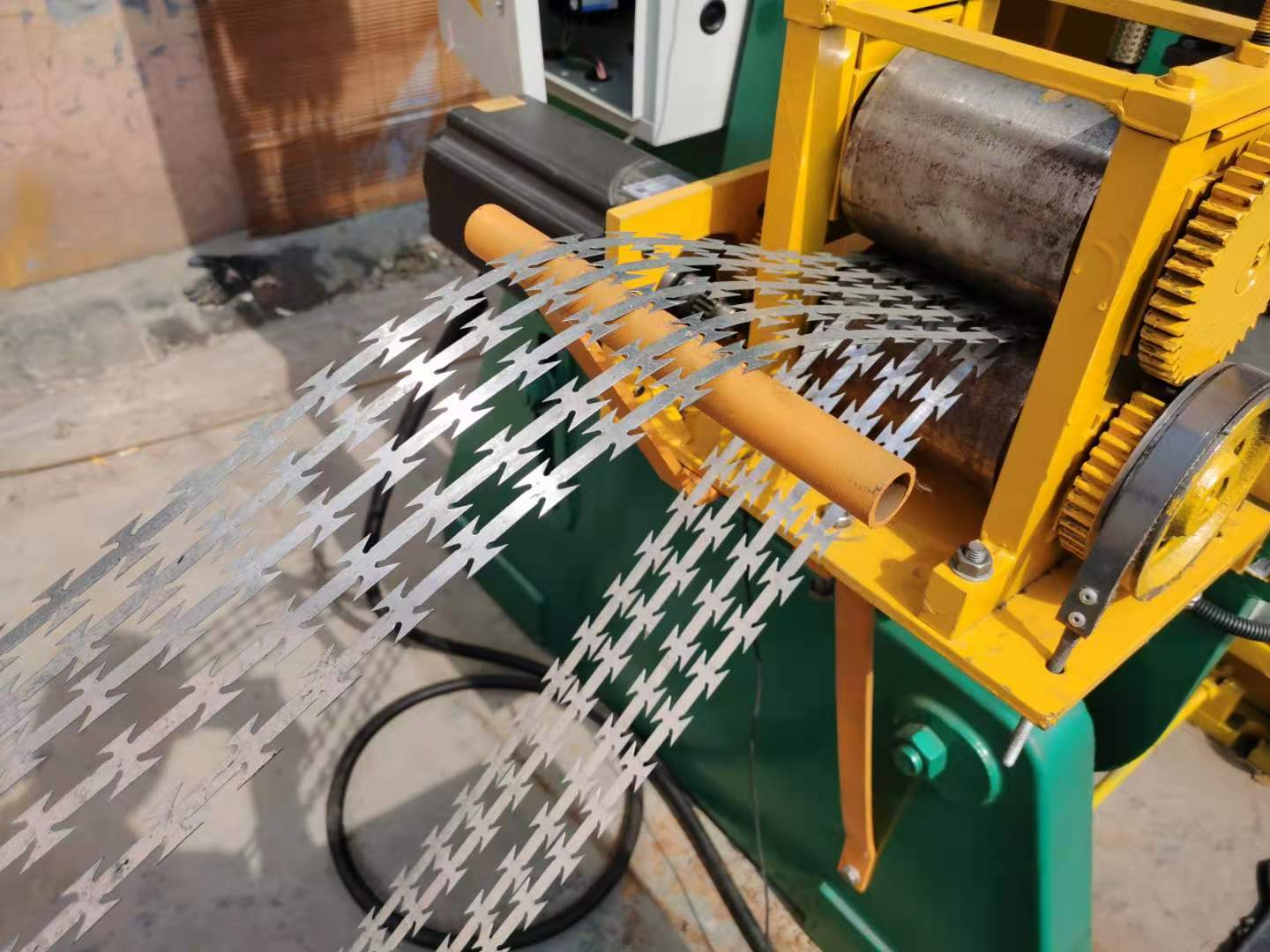 Galvanized Coil Razor Blade Barbed Wire Making Machine