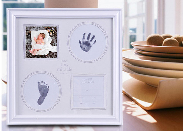 Eco Friendly Baby Hand and Footprint Photo Frame Ink Pad Kit For Newborn Baby