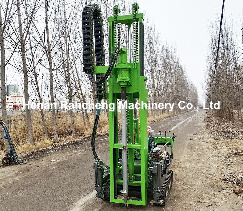 Small Rubber Crawler Solar Pile Driver Single Pump 1m - 30m Borehole Depth