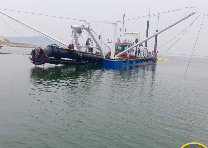 6m Dredging Depth Cutter Suction Dredger Ship 205KW With Cummins Engine WN200 Pump