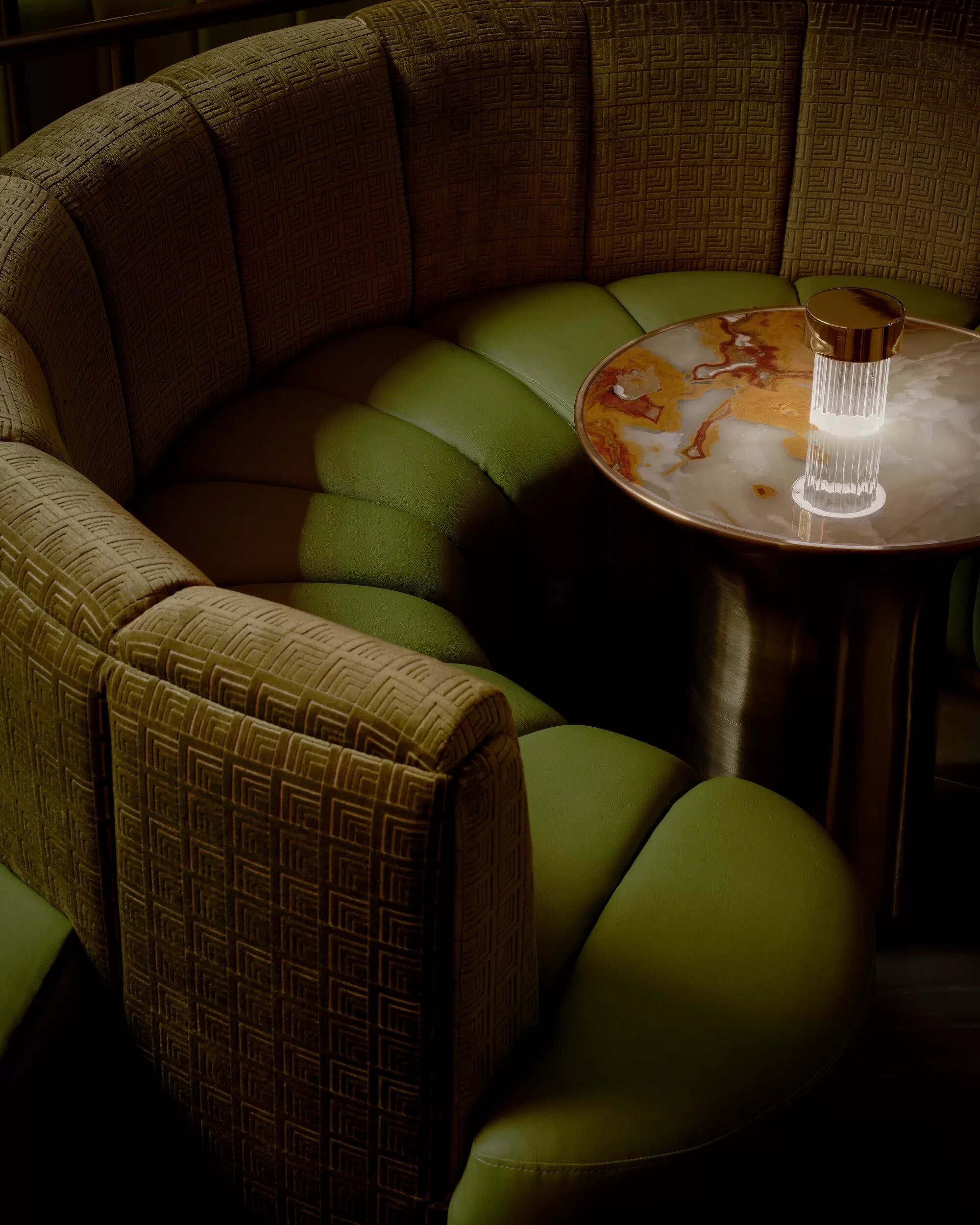 Bespoke One-Stop Shop Luxury Furniture For Large Shops High End Villas Hotels