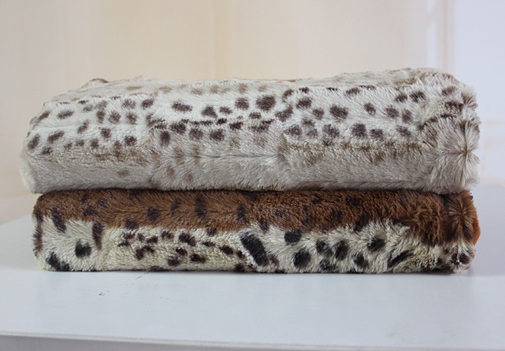 Double Layer Faux Fur Bed Blanket Enviroment Friendly For Gifts / Home Anti - Pilling