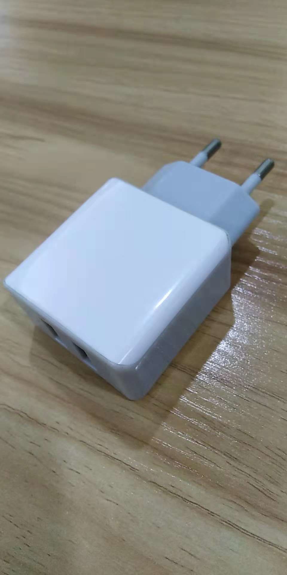 USB Wall Charger DC 5V/2A / 3A output, AC 100-240V input Dual USB charger US$1.8/pc