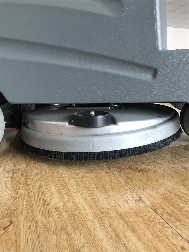 48Volt Automated Floor Scrubber Automatic Floor Cleaning Machine HT750