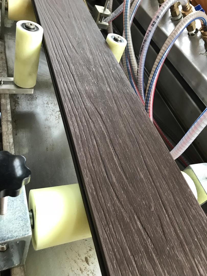 Wood Plastic Decking Door Composite Lamination Making Machine / Embossing Machine