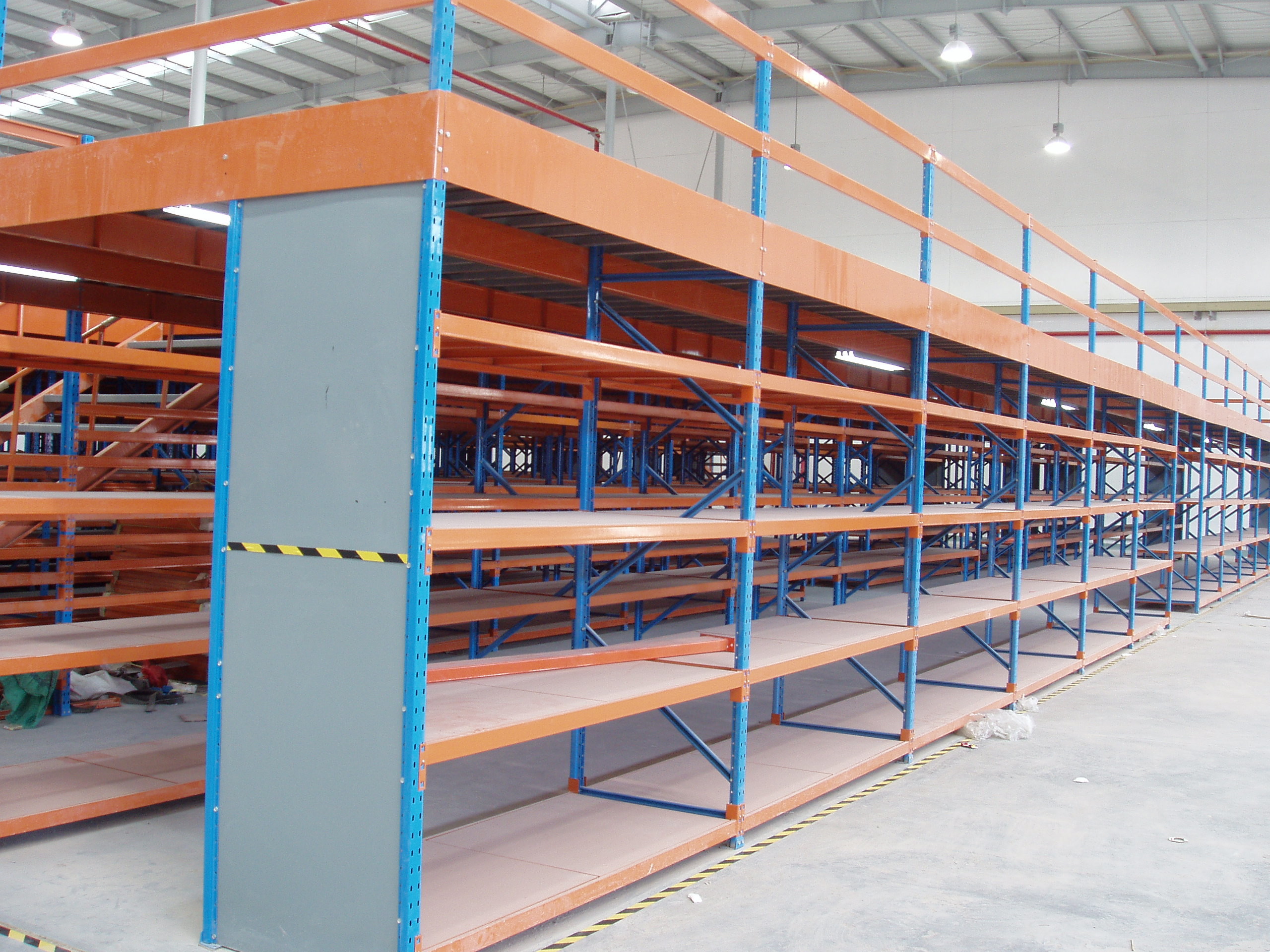 Q235b Cold Rolled Steel Mezzanine Floor Boards , Heavy Duty Mezzanine Storage Systems