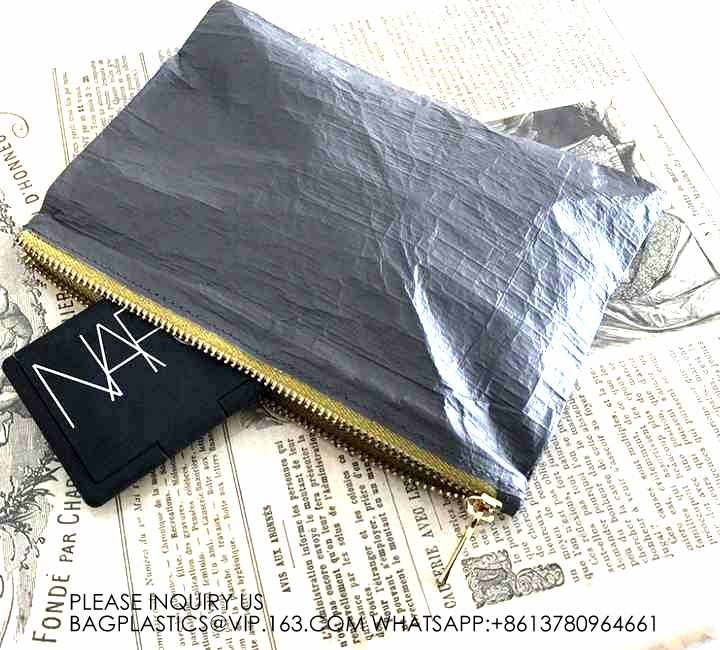 New Fashion Style Untearable Tyvek Zipper Cosmetic Bag New style quality black color tyvek zipper pouch packaging
