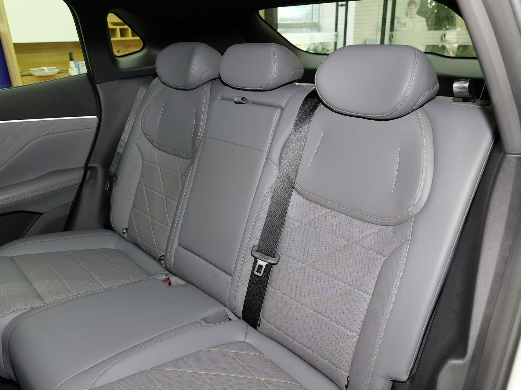 Deepal S05 Energy Vehicle Extended Range 200km Ultra High Speed SUV White.Black.Gray.Blue Body Structure 5-door 5-seater