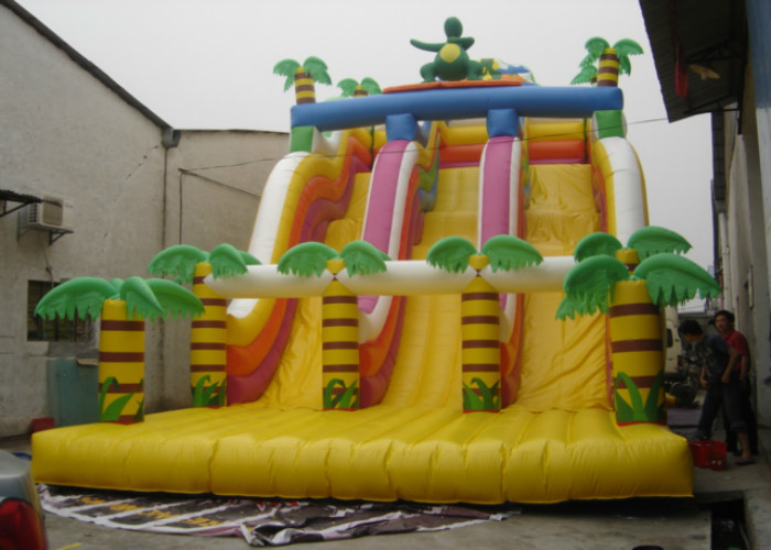 Commercial inflatable jungle dinosaur high slide classic inflatable dinosaur dry slide