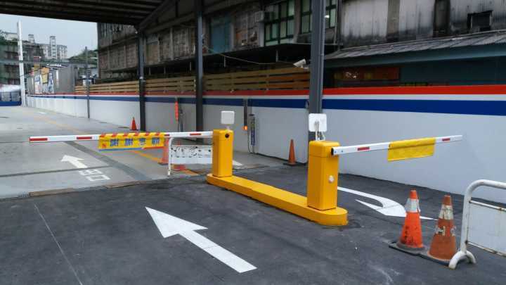 UHF Long Range Reader RFID antenna with Windshield Tag