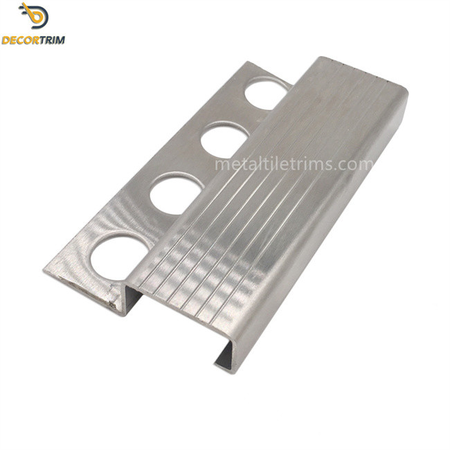 SS304 Metal Concrete Step Edge Protector Anti Skid 2440mm 2500mm Length
