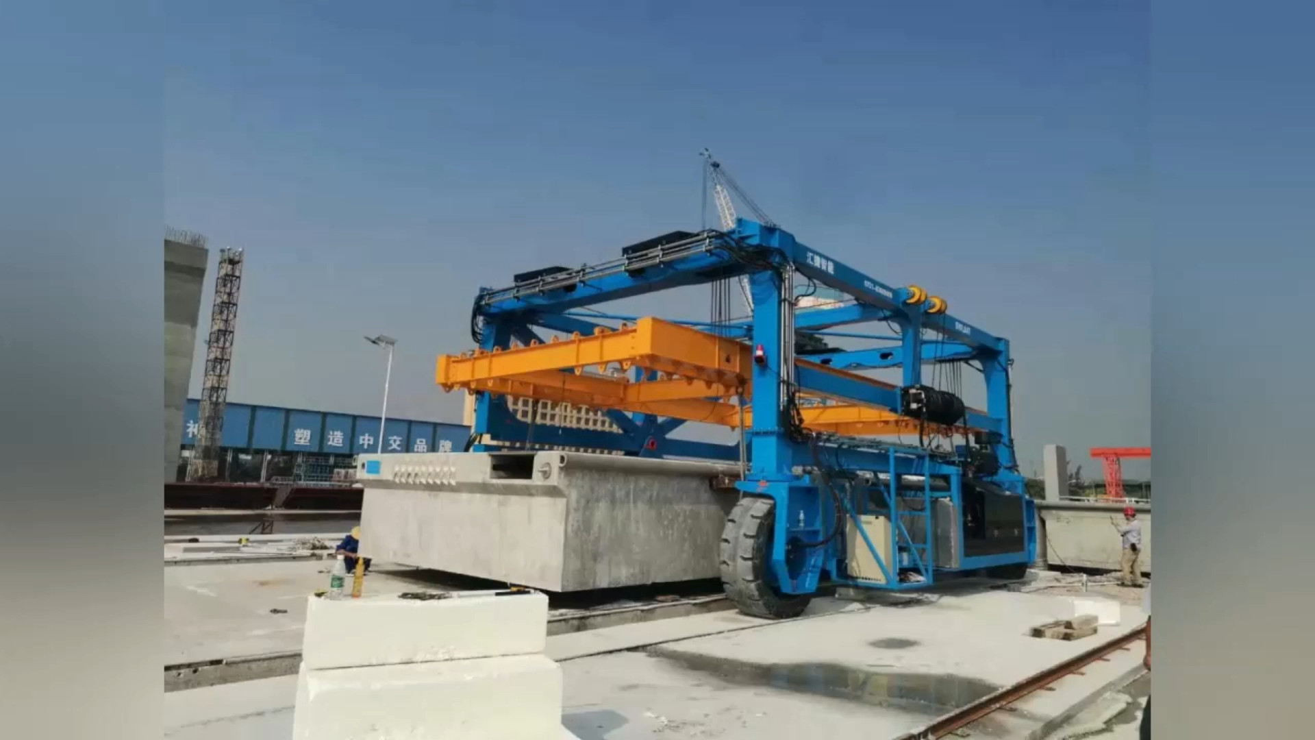 Mobile Workshop Gantry Crane , Container Gantry Crane Manufacturers