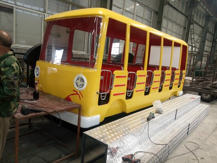 360 Degrees Rotation Kids Theme Park Rides , 24 Seats Crazy Bus Ride For All Ages