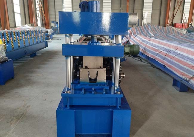 Weight 7 Tons Sheet Metal Roll Forming Machines U Shape Hydraulic Pressure 10-12MPa
