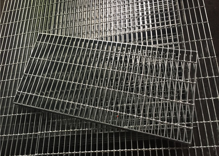 Rust Prevention Pressure Locked Steel Grating 200mm High Strength