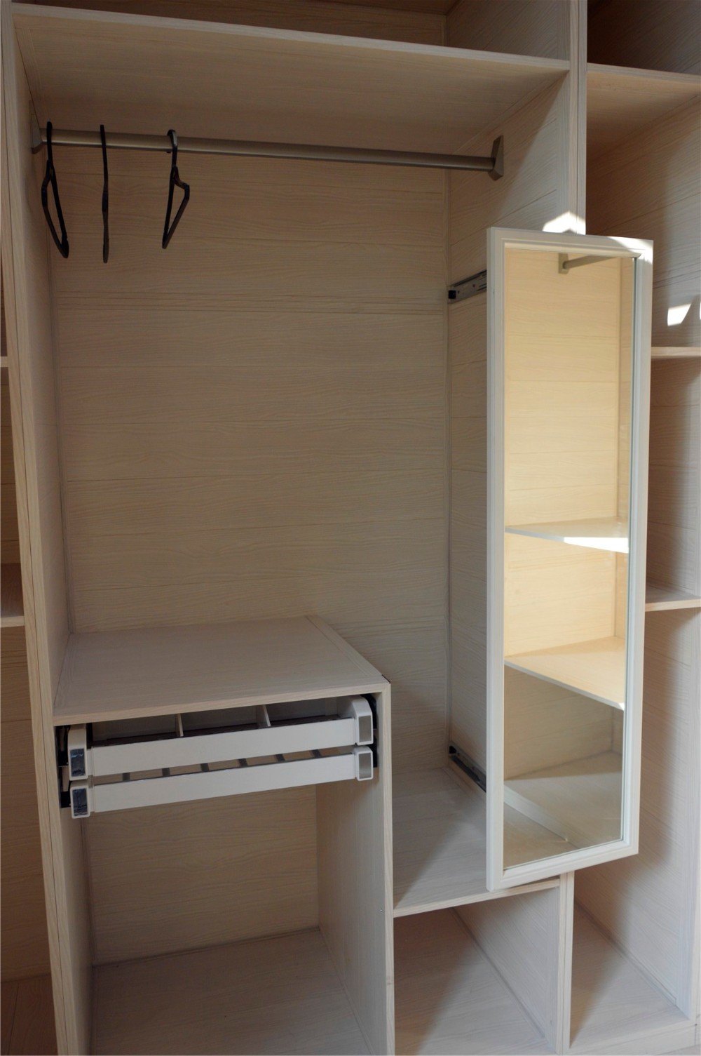 Preheat Aluminum Carcase Material Kitchen, Wardrobe, Shoe Cabinet