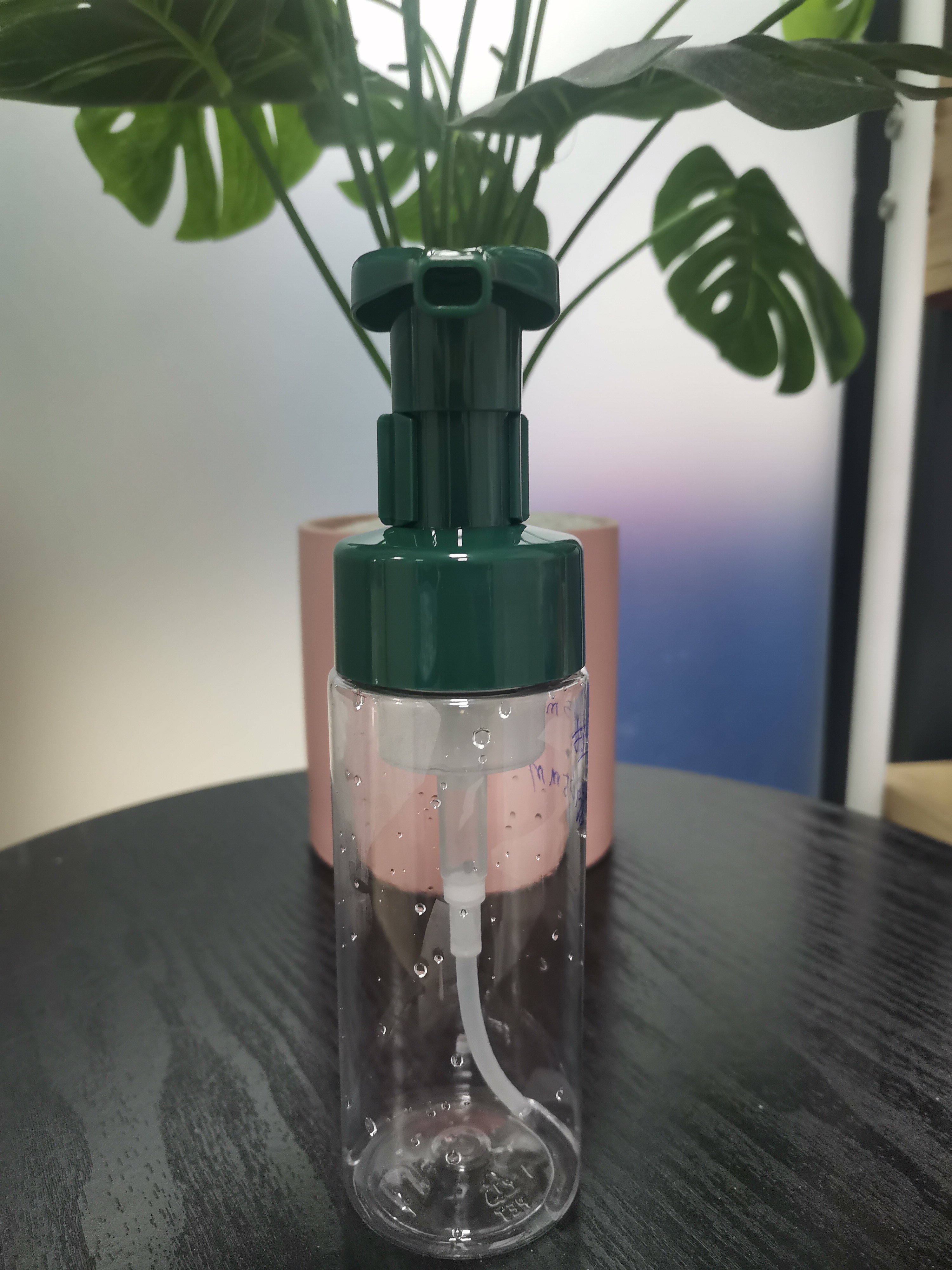 PP Custom Order Lotion Pump With Unique Outside Spring Screw On Closure For Bulk Packing