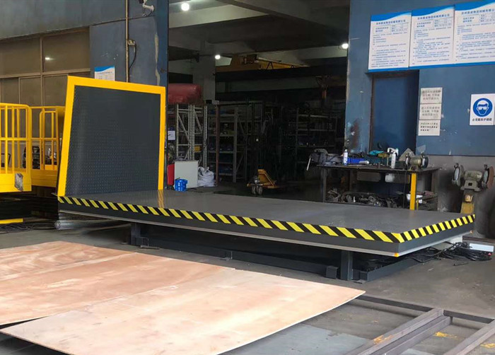 Electric Lip Hydraulic Dock Lift