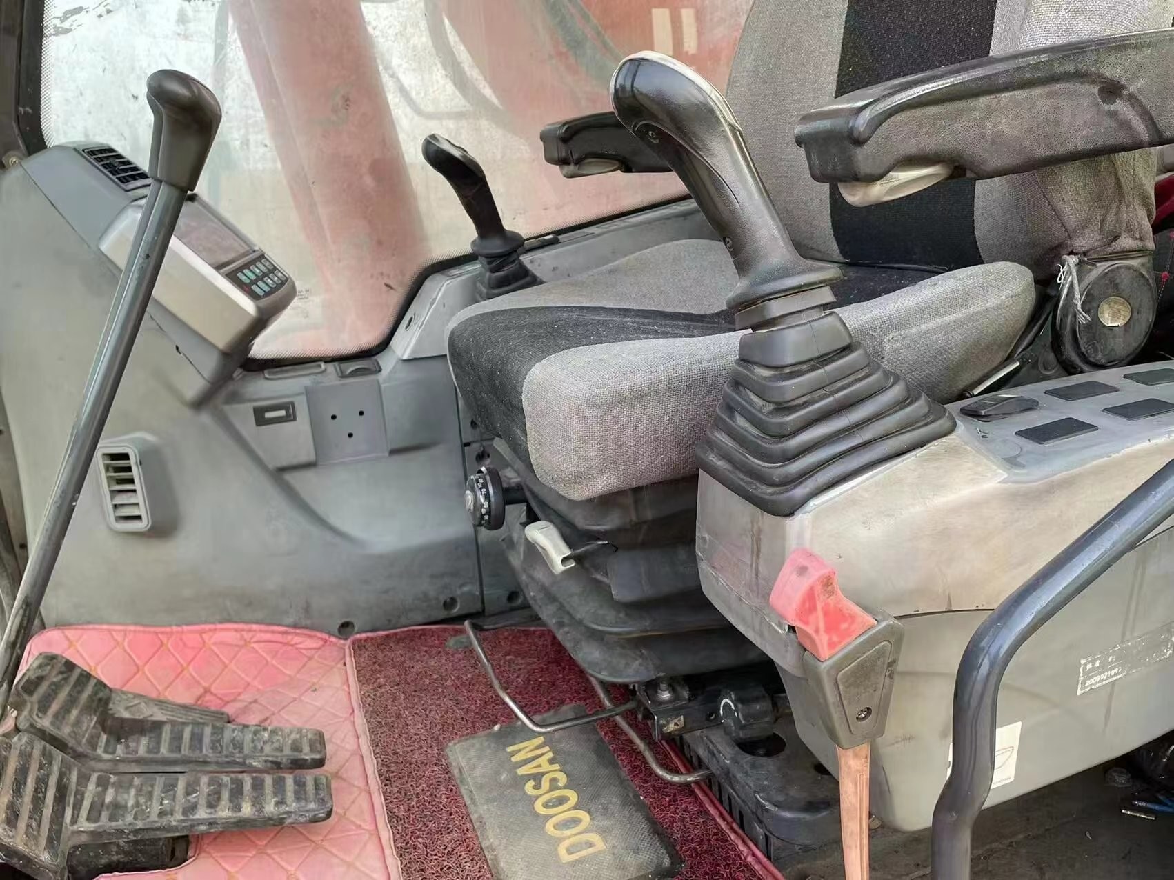 The Doosan Excavator Used By The Original Doosan DX225LC Excavator In South Korea
