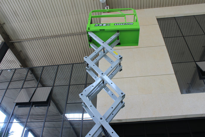 Mobile Mini Scissor Lift 7.9m Working Height 5m Platform Height