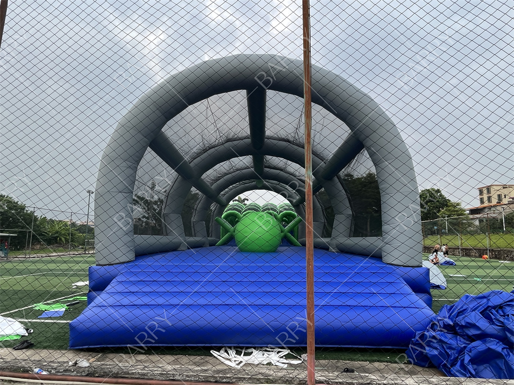 Customized Logo And Color Inflatable 5k Fun Run The Mad House Game With Commercial Air Blower 