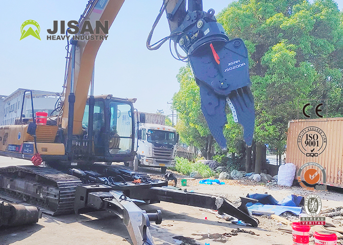 Dismantling Abandoned Containers Ships Hydraulic Rotating Pulverizer For Excavator
