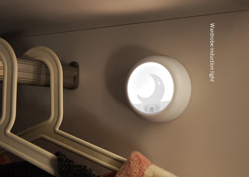 Portable Natural White Dia8cm 4000K USB Rechargeable Motion Sensor Light Moon Shape