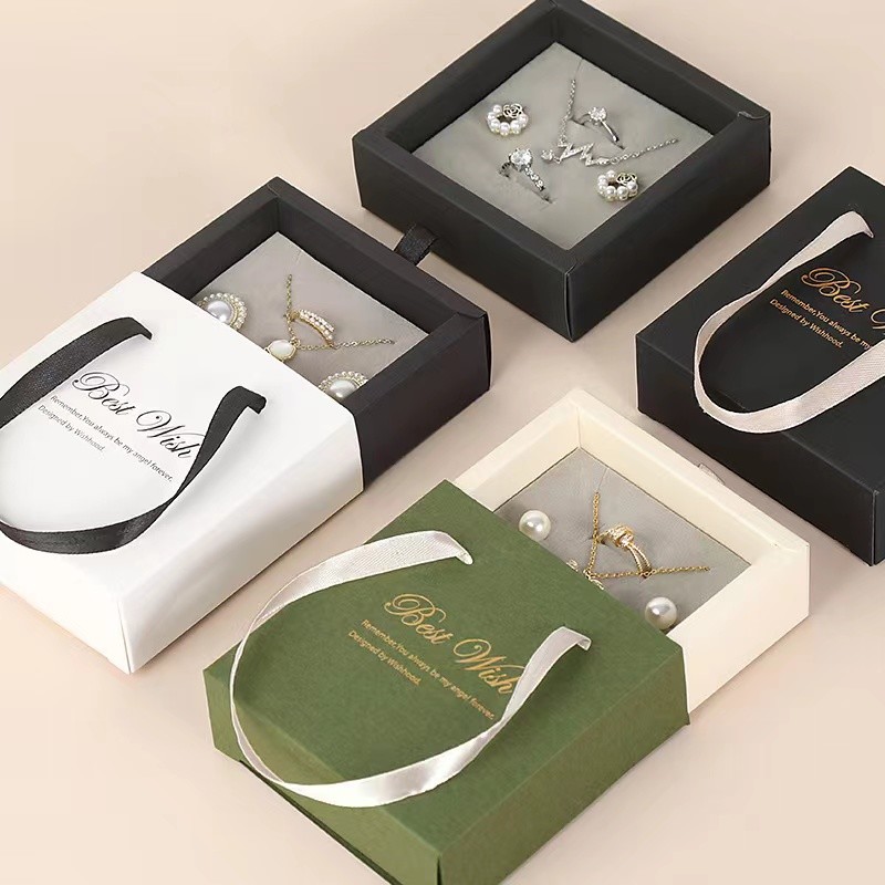 Eco Friendly 10x10x3.5 Cardboard Gift Packaging Box Necklace And Earring Gift Box