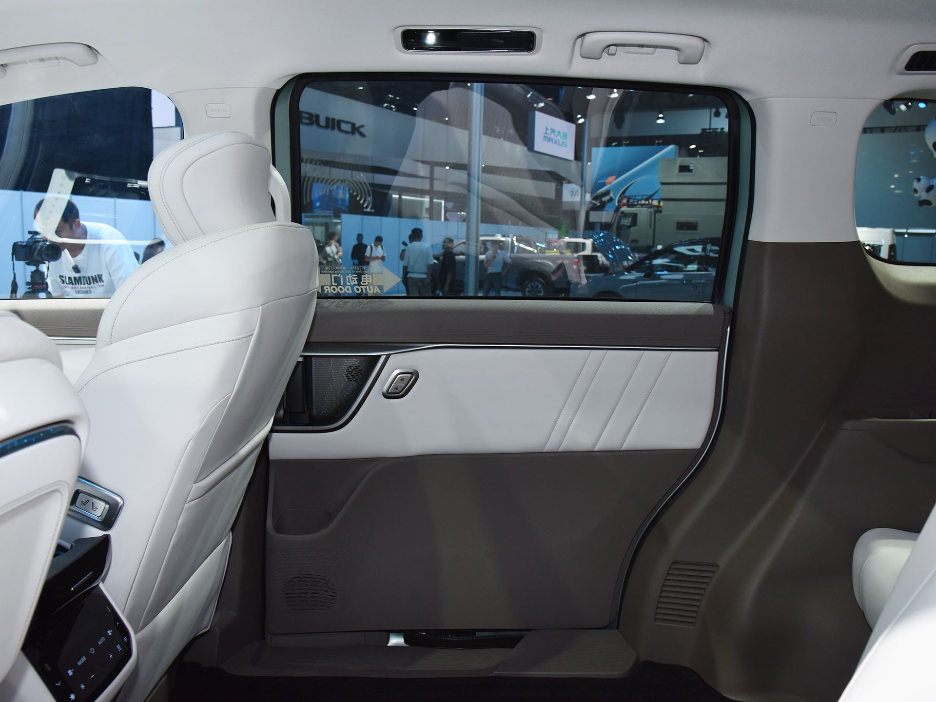 4907*1885*1768mm Maxus Mifa 7 Pure Electric 7 Seater Mpv Second Hand Car for Business Needs Left Hand Drive