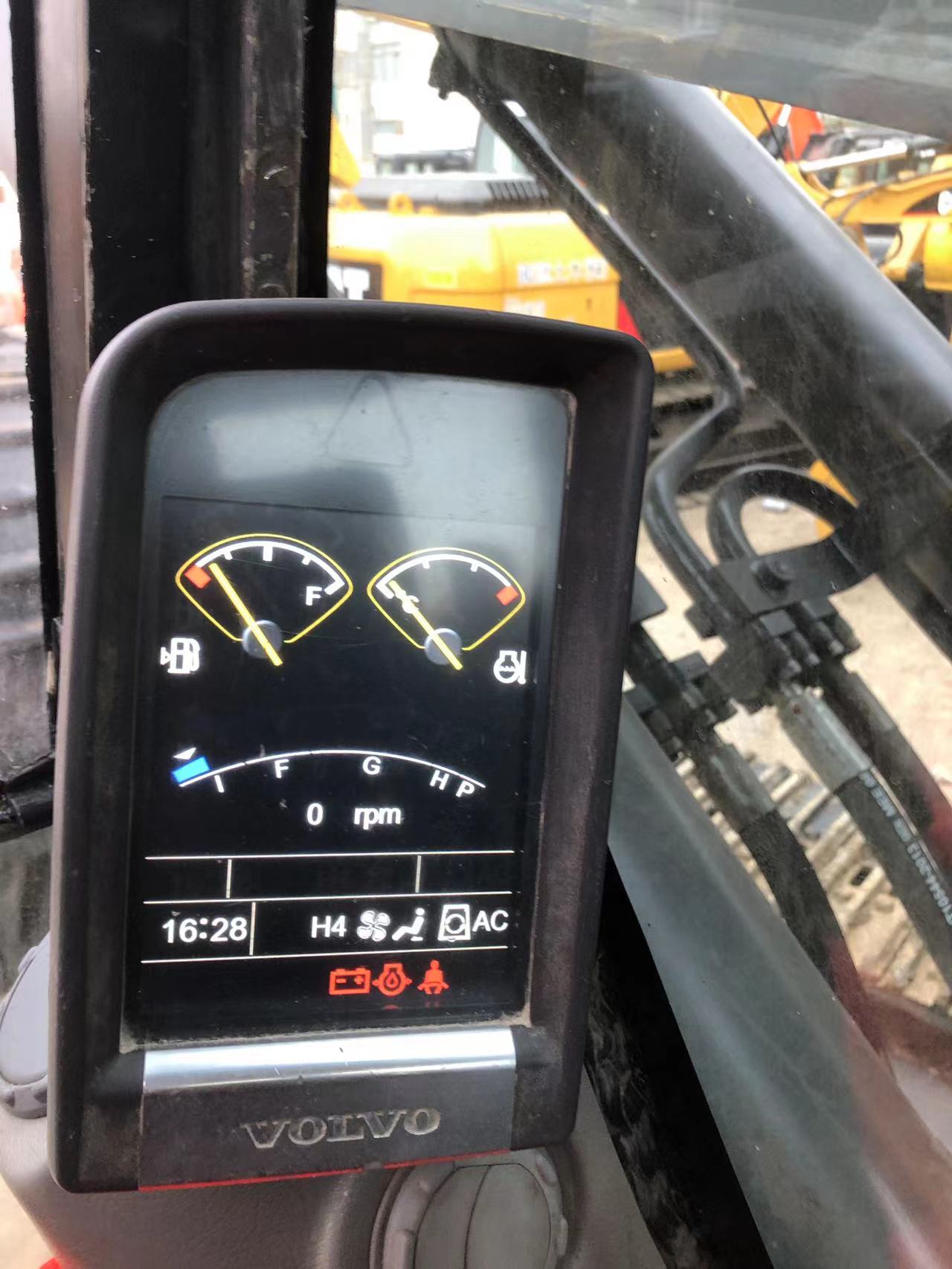 Shanghai Used 48 Ton Volvo 480 Excavator with Original Hydraulic Cylinder and Suppliers