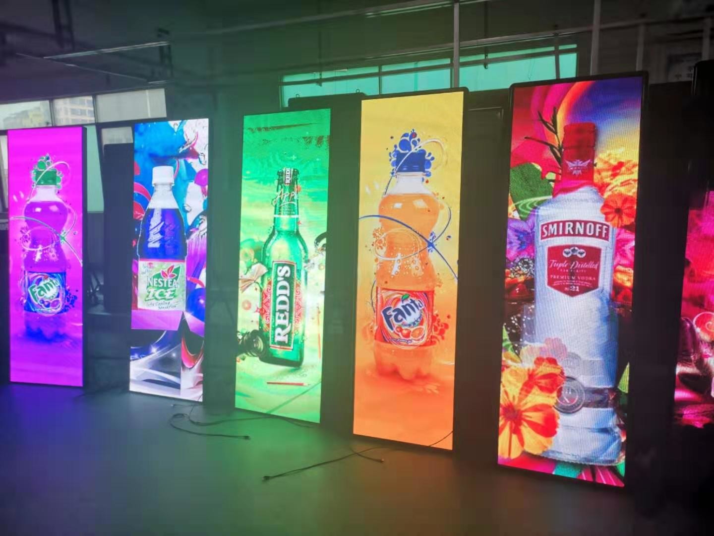 Wireless Control Full Color P3mm LED Poster Display