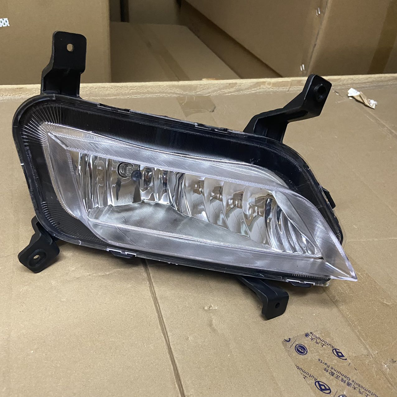 Left Fog Lamp for ROEWE RX5 OE 10258351 to Meet Customer Requirements
