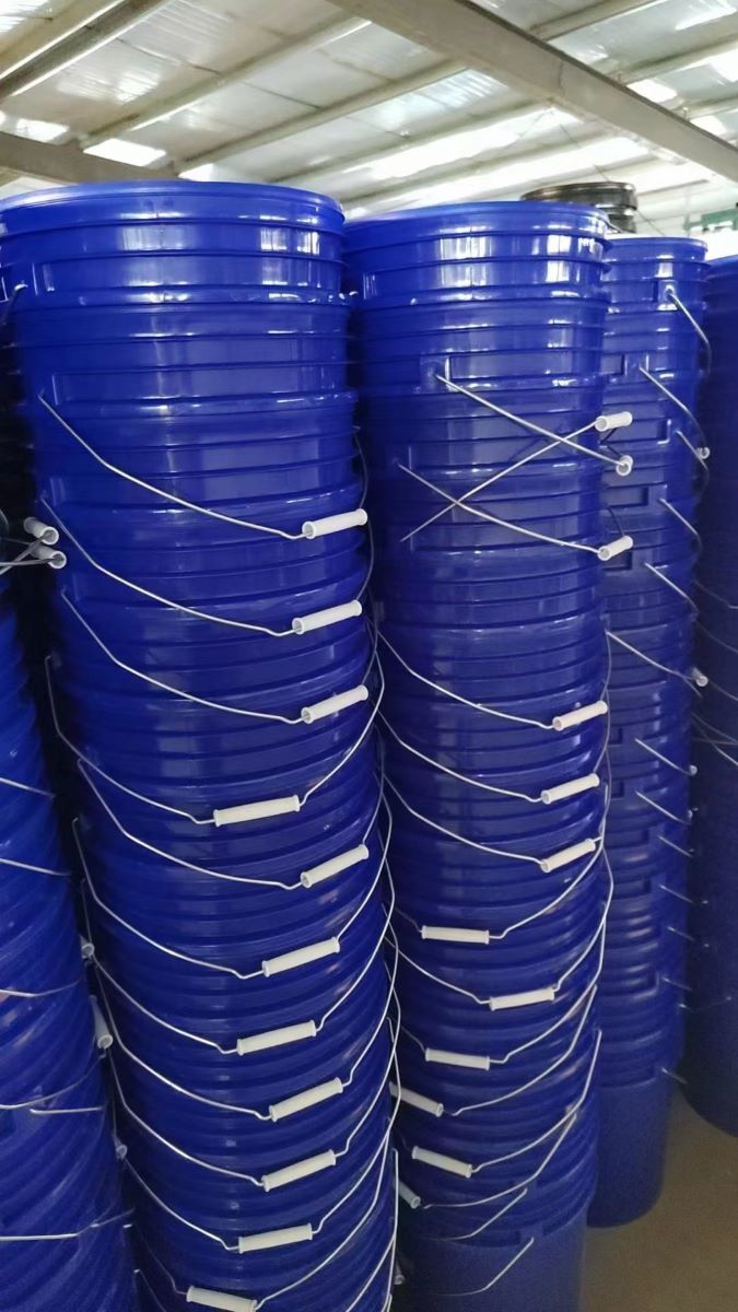 Leak Proof Round or Square Plastic Bucket for Cookies and Ice Cream 380ml 1L 2L 1Gallon