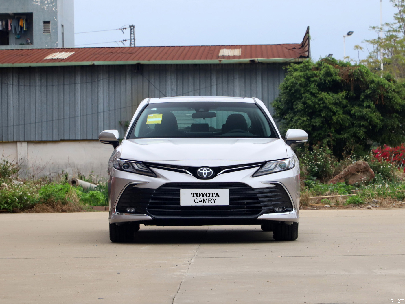 2023 2024 To-yota C-AMRY Second Car Directly Supply LED Camera 10 Electric Suv Fabric 12 Sedan Sunroof 0km Used Car