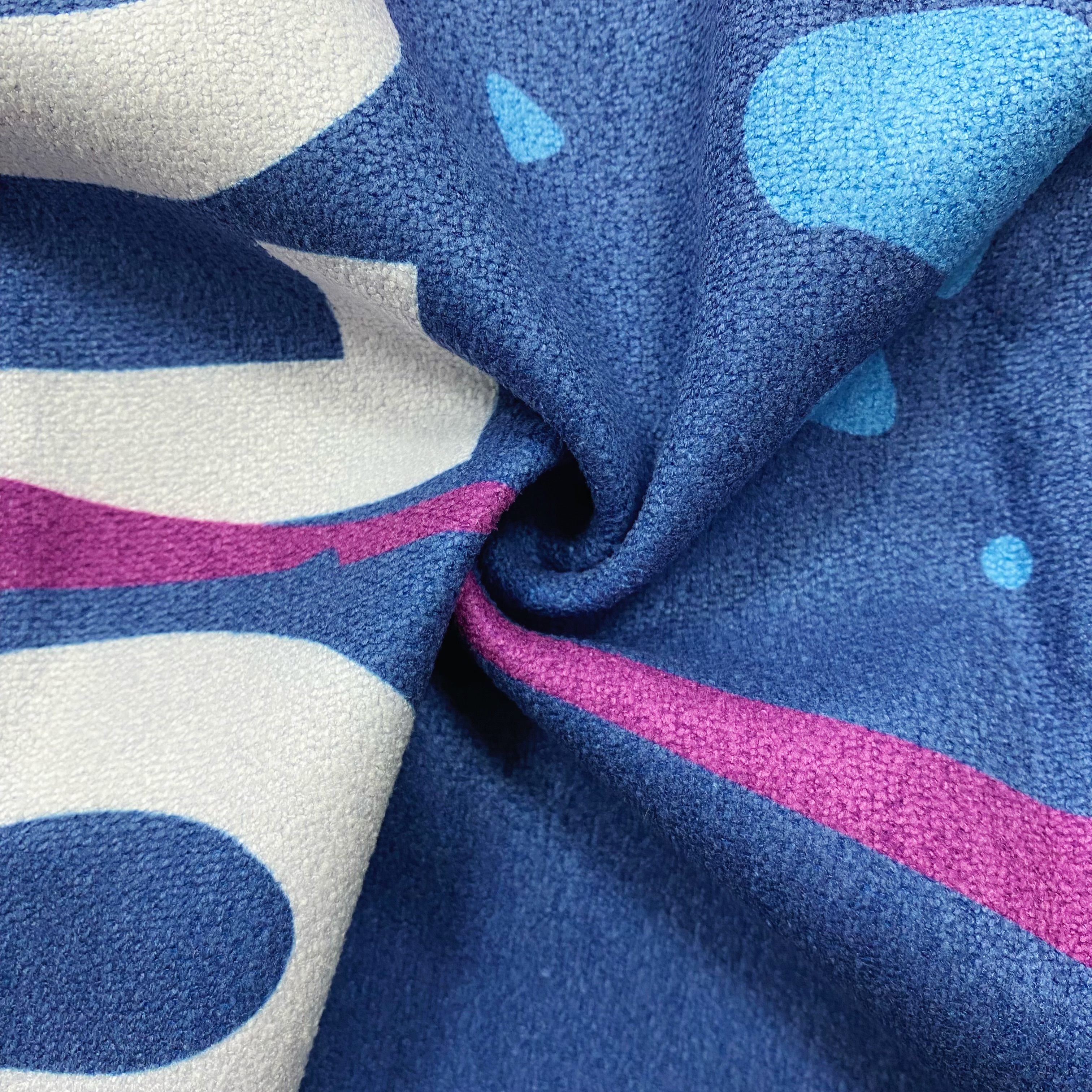 Absorbent Microfiber Beach Towel Custom Printed and Double-sided Velvet for Beach Fun